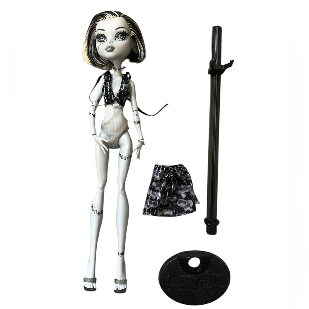2011 Monster High Skull Shores Frankie Stein - Picture 3 of 5